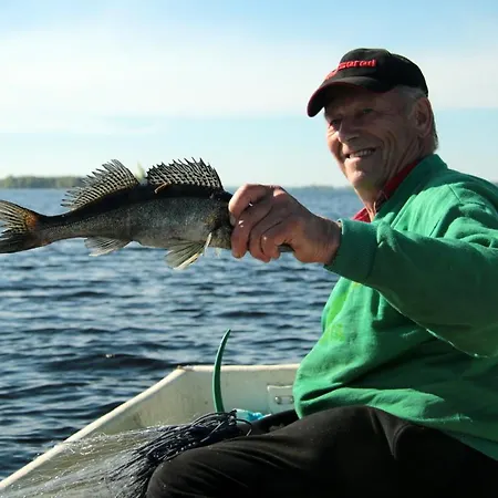 Pohjantilan Hirsituvat - Pohjantähti * Kontiolahti