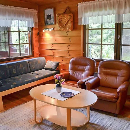 Holiday home Pohjantilan Hirsituvat - Pohjantaehti *